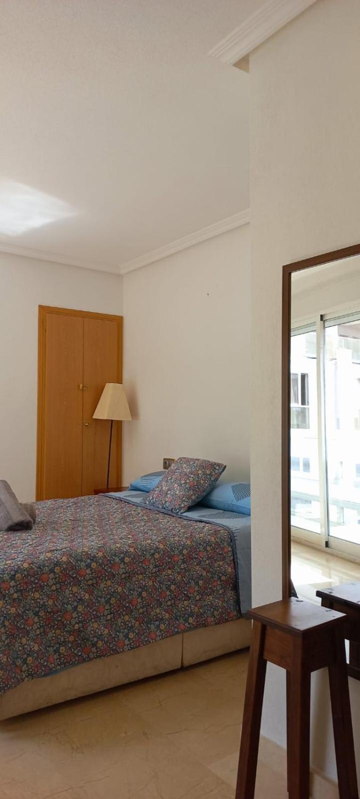 Apartamento Holiday Centre Deluxe Alicante Exterior foto
